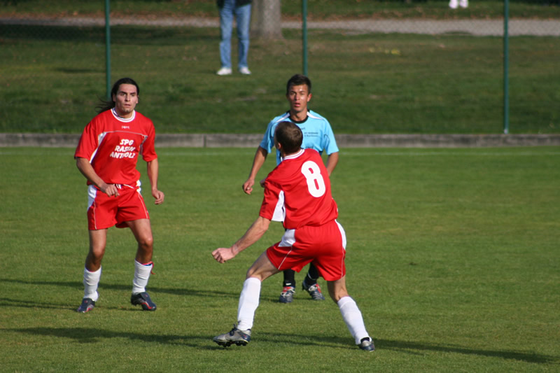 gal/08. Spieltag- SV Reischach-Rasen/2006-10-24 - SVR gg. Rasen-Antholz 058.jpg